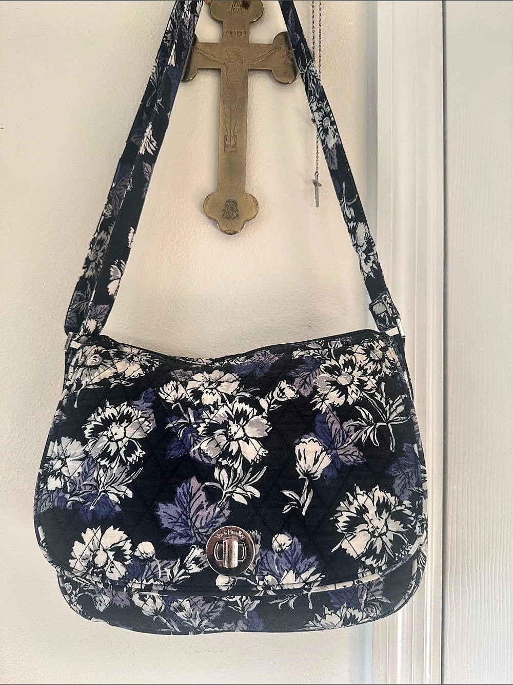 Vera Bradley VB620 Floral Crossbody Bag in Black & Purple